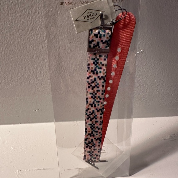 One sharp, eye catching watch strap from Fossil 🩷🩵 - Picture 2 of 3